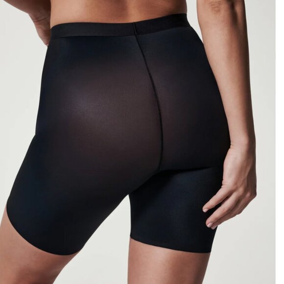 NWT SPANX SPANXshape Invisible Mid-Thigh Short in Very Black Size Large - Picture 2 of 5